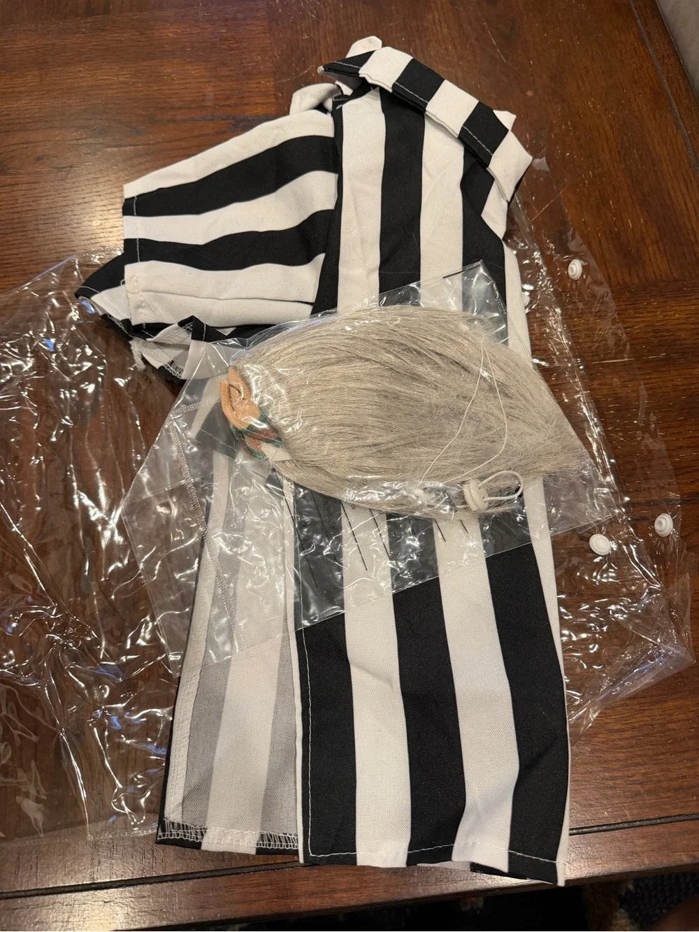 Beetlejuice: Beetlejuice Pet Costume for For Dogs or Cats by Rubies, Medium